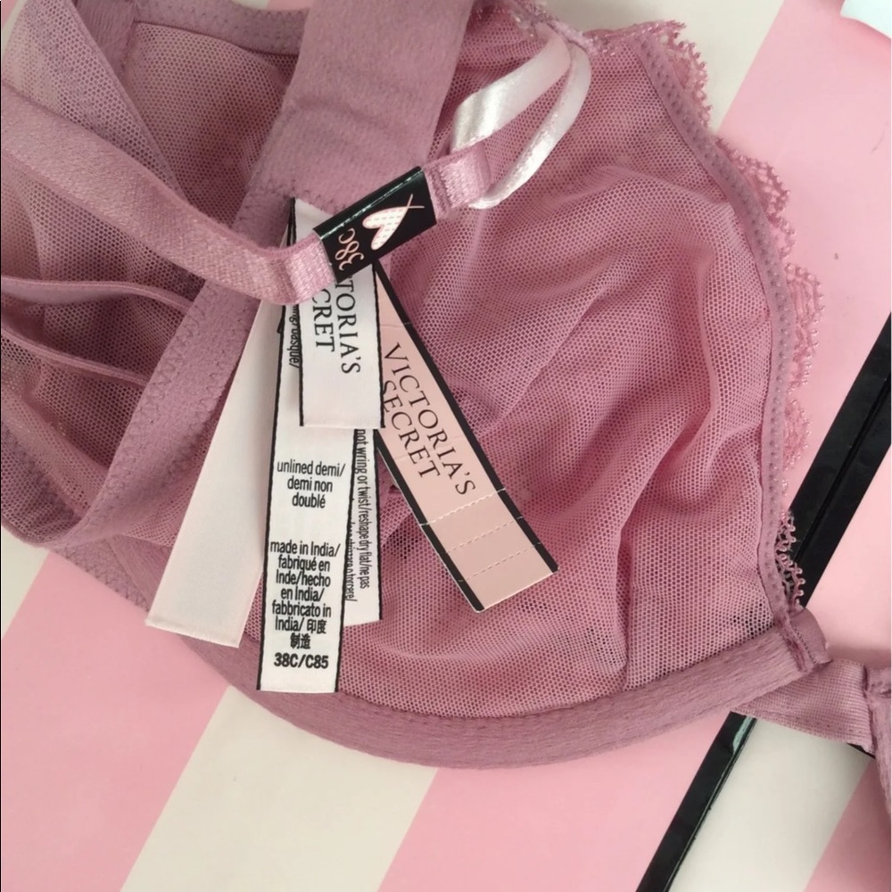 Victoria’s Secret Bra - Picture 6 of 6